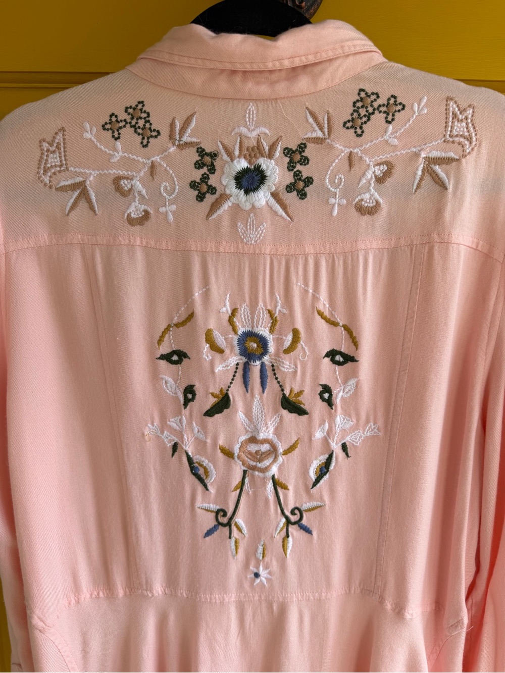 Nostalgia Light Pink Embroidered Button-Up Blouse Size L